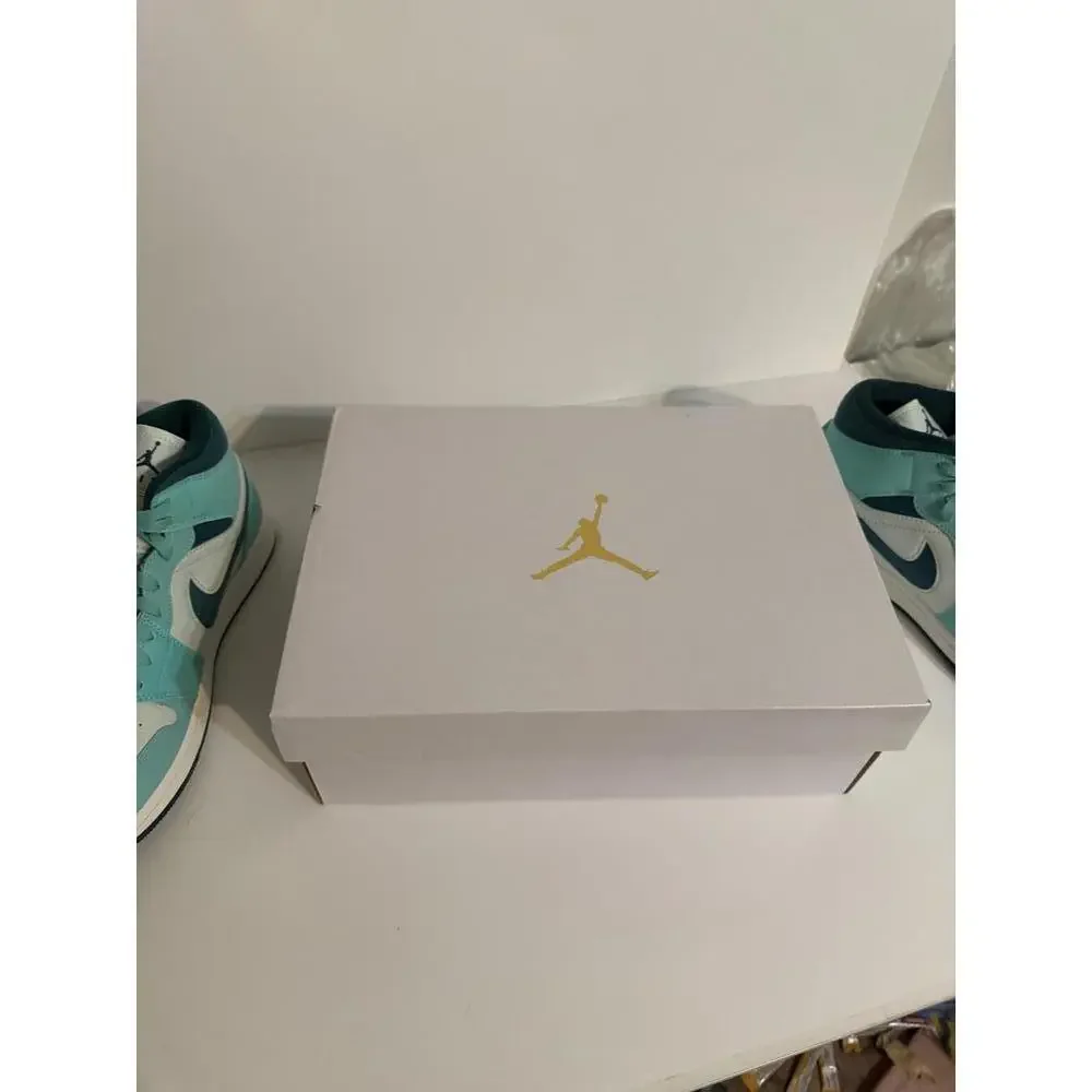 Jordan 1 Mid SE Chenille Bleached Turquoise Teal Aqua Womens 9.5 NWT Box - Picture 9 of 12